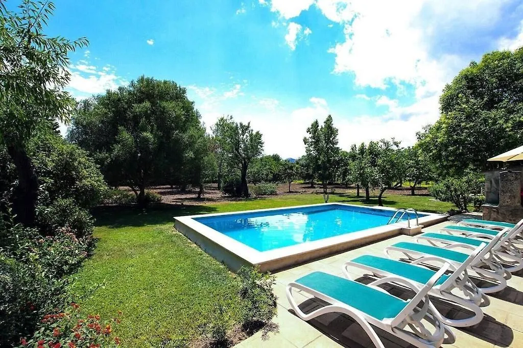 Lovely Mallorquin Farmhouse In Pollensa By Renthousing Pollença