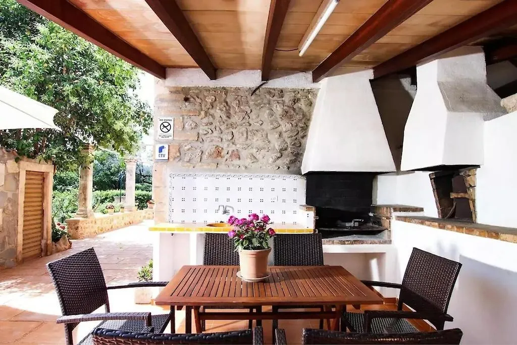 Lovely Mallorquin Farmhouse In Pollensa By Renthousing Ισπανία